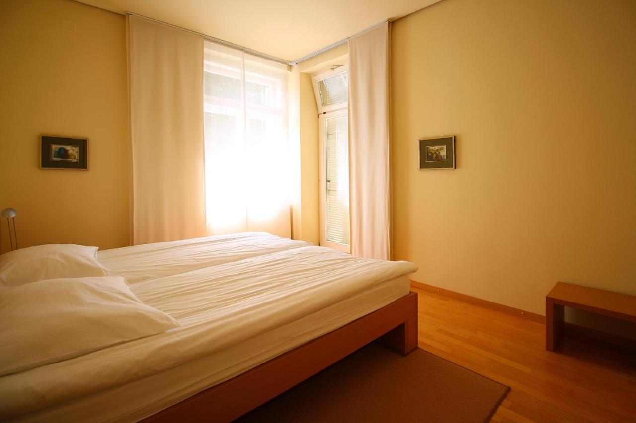 Apartments Villa Boltez Kranj Bagian luar foto