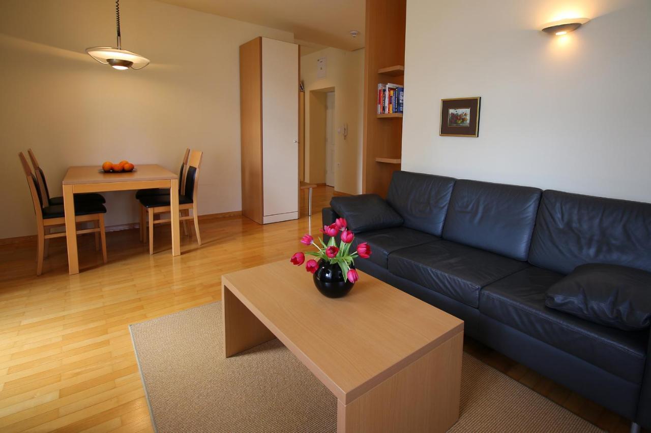 Apartments Villa Boltez Kranj Bagian luar foto
