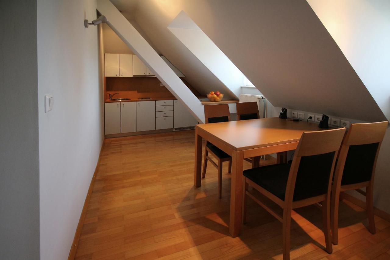 Apartments Villa Boltez Kranj Bagian luar foto