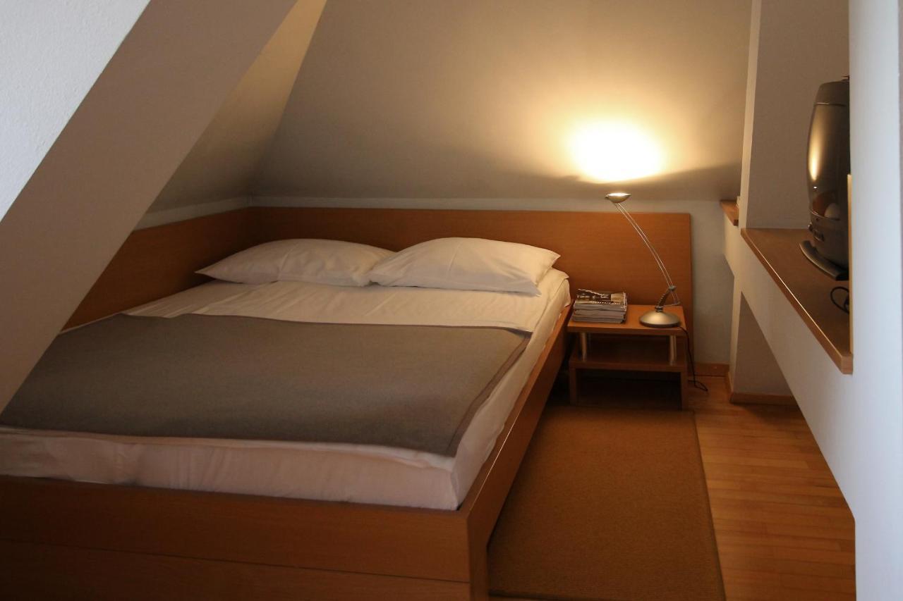 Apartments Villa Boltez Kranj Bagian luar foto