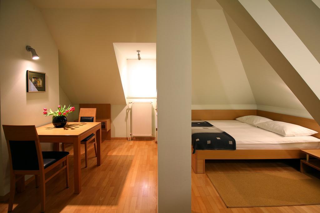 Apartments Villa Boltez Kranj Ruang foto