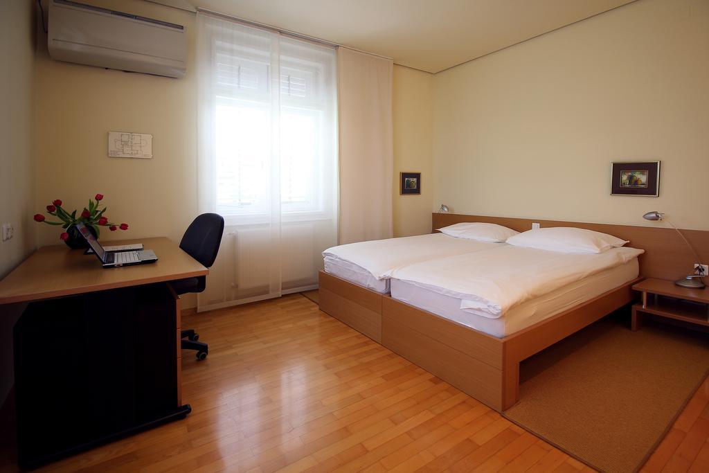 Apartments Villa Boltez Kranj Ruang foto