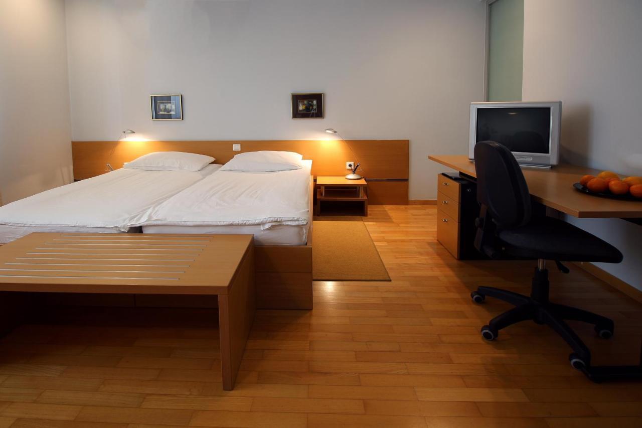 Apartments Villa Boltez Kranj Bagian luar foto
