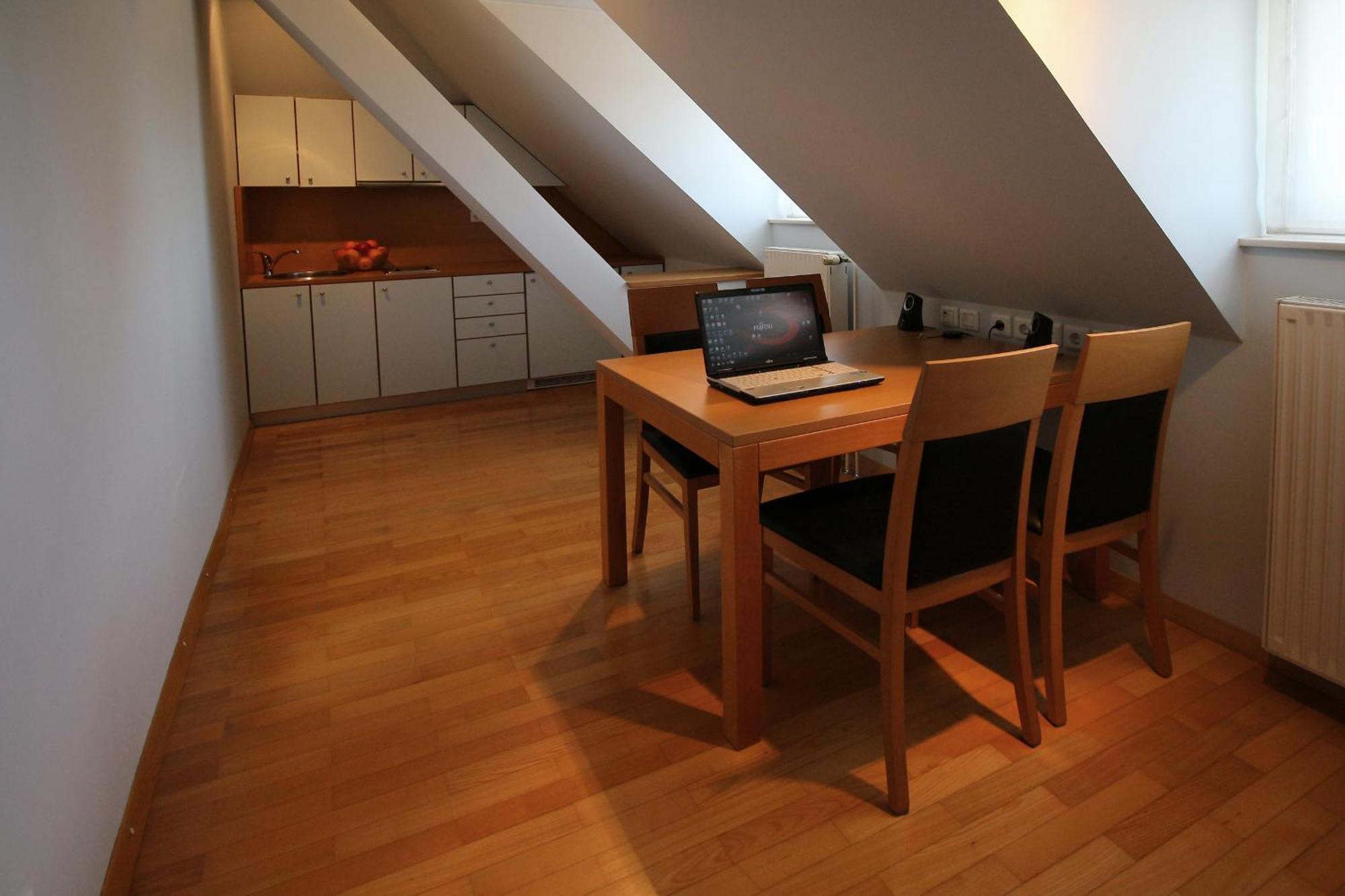 Apartments Villa Boltez Kranj Ruang foto