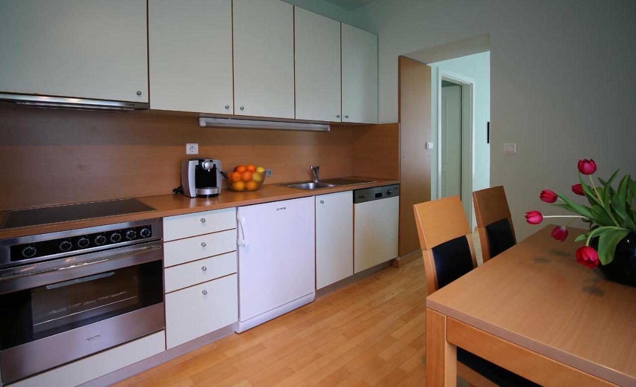 Apartments Villa Boltez Kranj Bagian luar foto